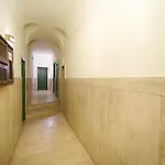 Apartment Juan&elisa Trevi By Buddyrent